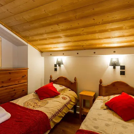 Triplex 12 Pers à - 4 Flocons Or, Cheminée, Wifi, Proche Pistes Et Commerces - Fr-1-637-10 Chalet *