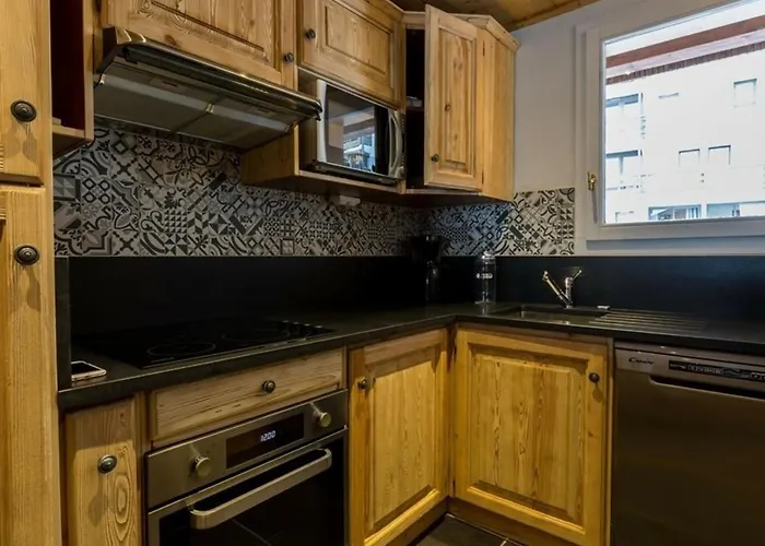 Triplex 12 Pers à - 4 Flocons Or, Cheminée, Wifi, Proche Pistes Et Commerces - Fr-1-637-10 *