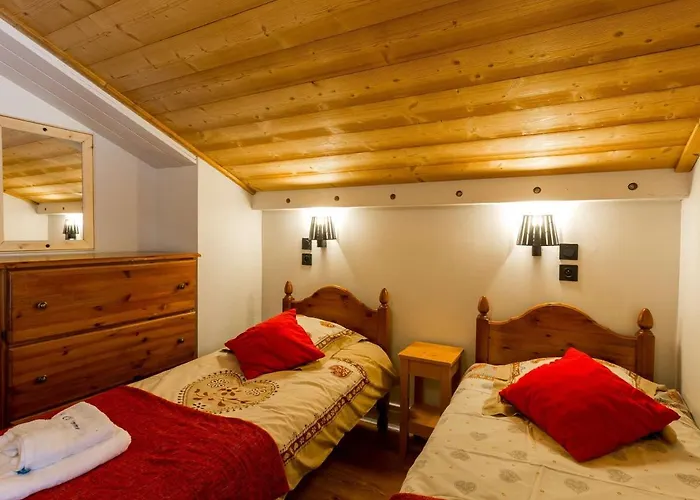 Triplex 12 Pers à - 4 Flocons Or, Cheminée, Wifi, Proche Pistes Et Commerces - Fr-1-637-10 Chalet *